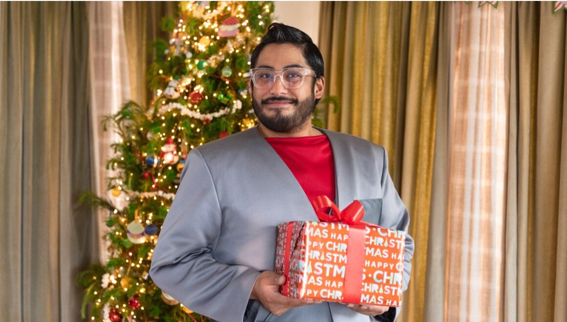Vodafone TVC Hayden Holding Christmas Gift