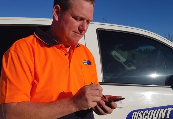 Man using Samsung Galaxy Note10
