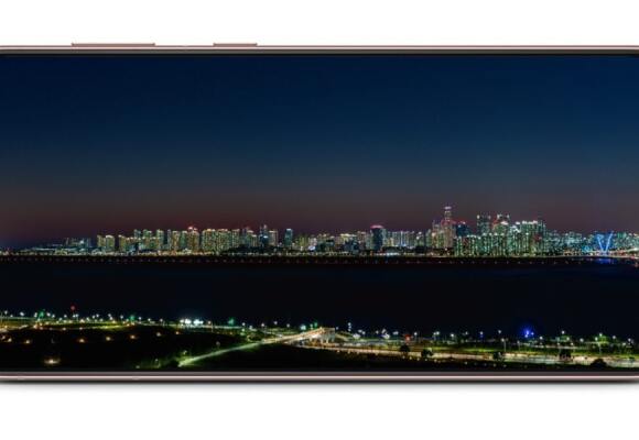 Samsung Galaxy S21 with intelligent battery