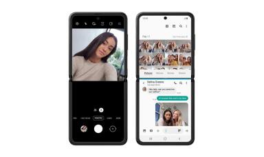 Samsung Galaxy Z Flip displaying flex mode