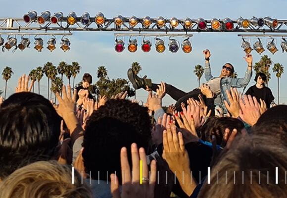 Go from the back row to on stage with 100x Space Zoom